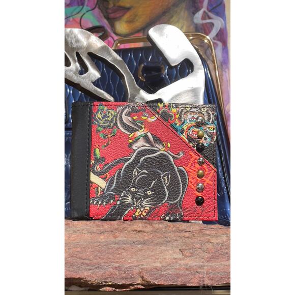 Ed Hardy Y2K Metal Stud Printed Bifold Deadstock Wallet- Red/Black - Picture 2 of 6
